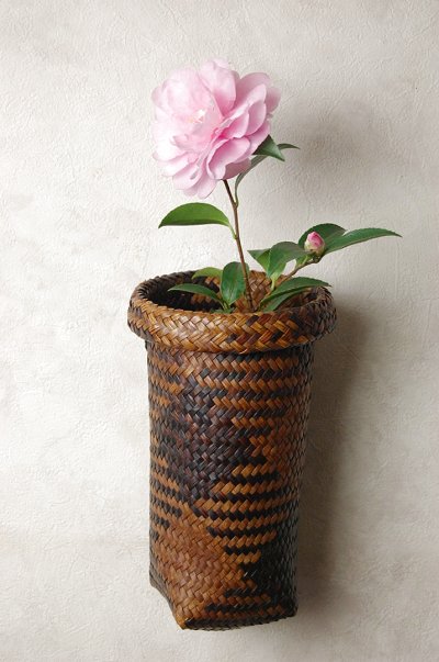 vas bunga dari pandan
