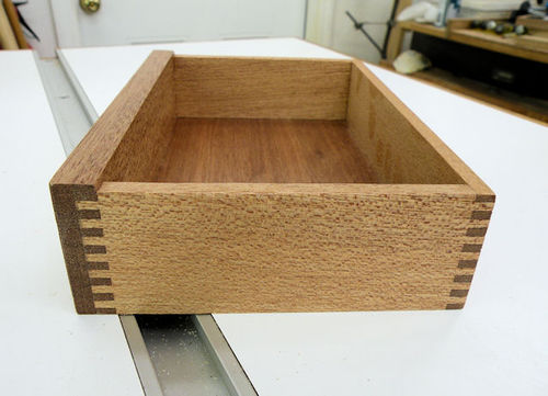 Plywood Unggulan dengan Merk Lem untuk Laminasi Kayu Crossbond